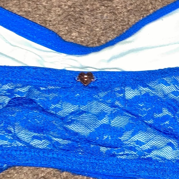❣️EUC! Pink Victoria’s Secret Blue Lace Bandeau Bralette - Picture 4 of 7